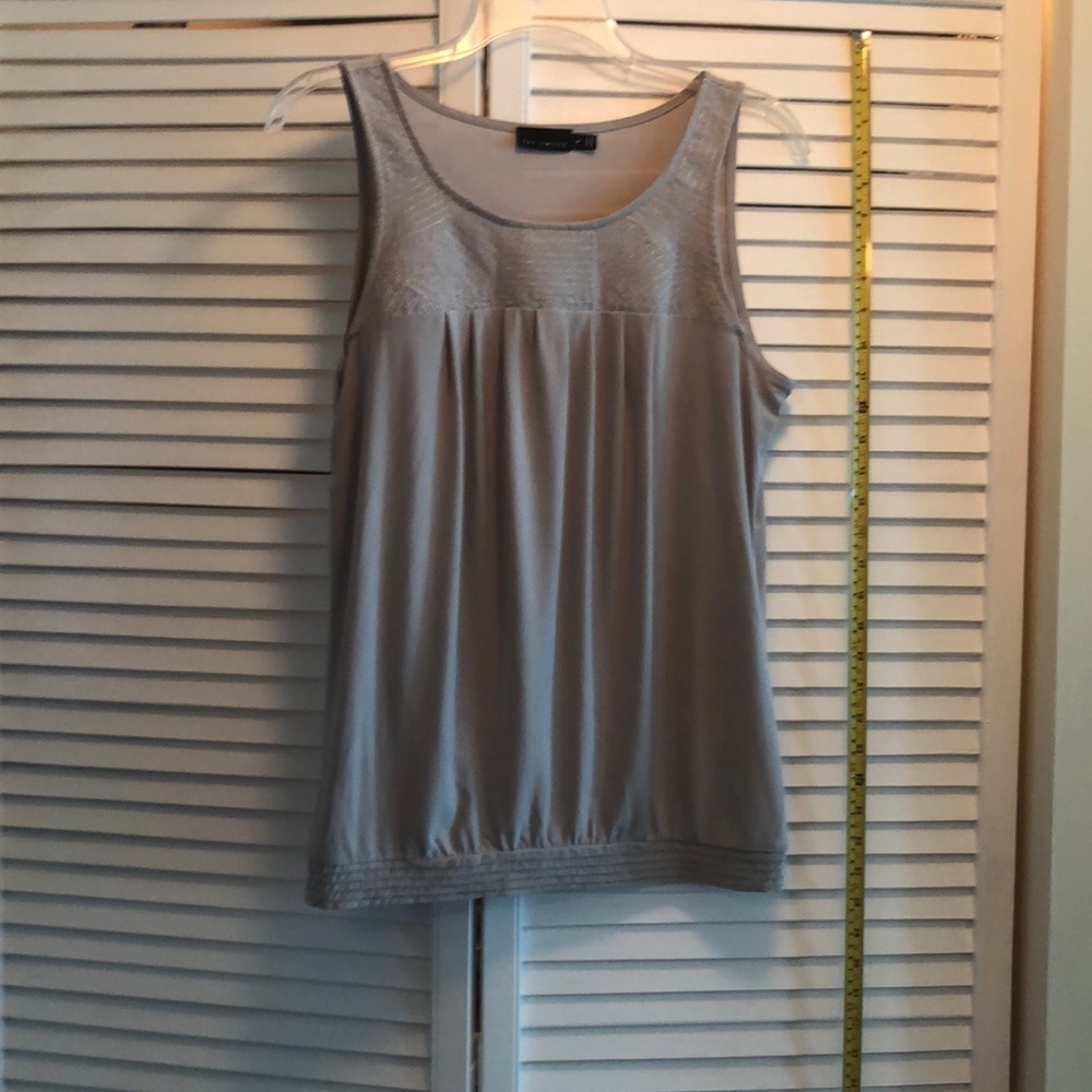 Grey business tank